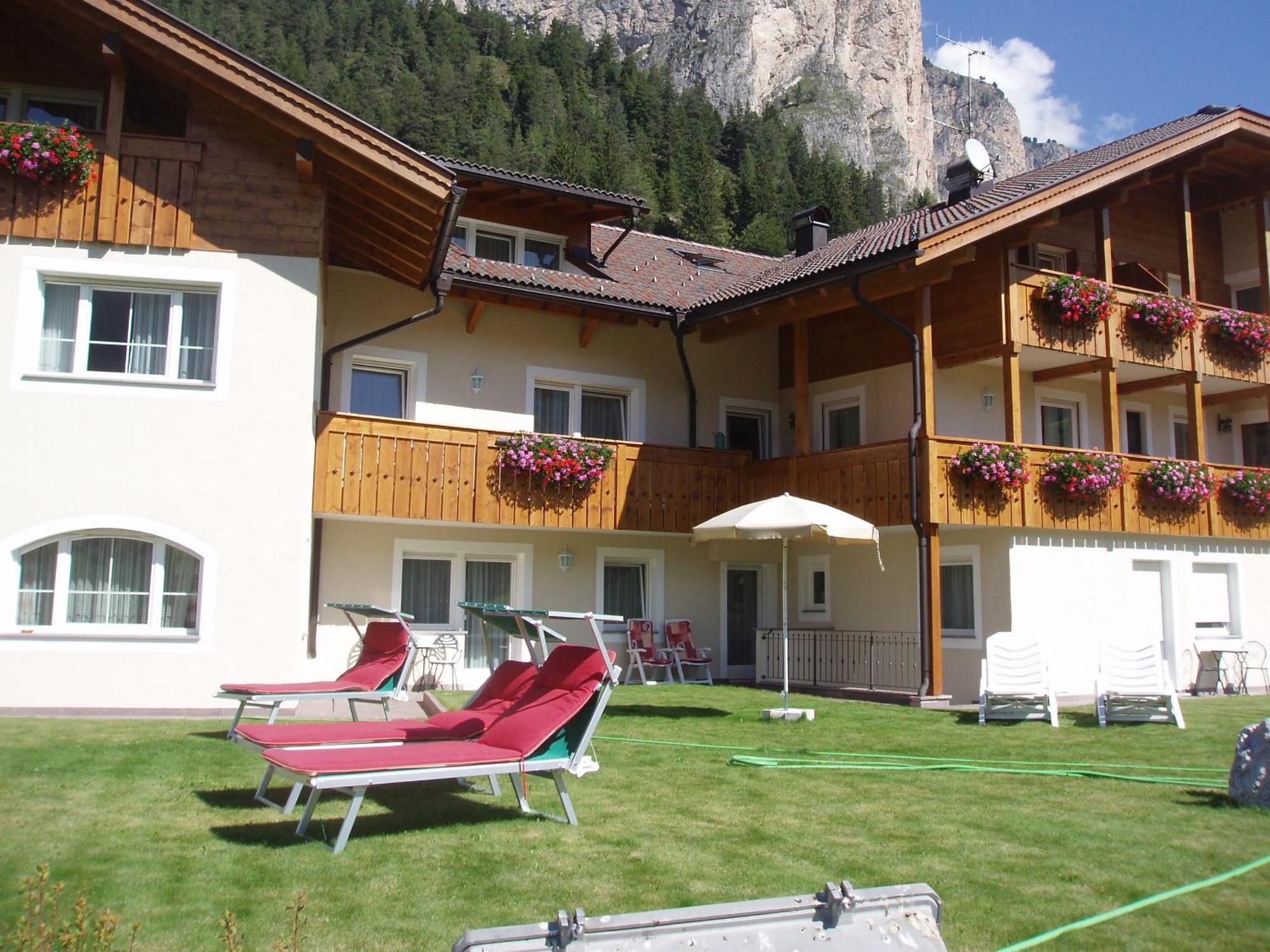 Garni La Majon Otel Selva di Val Gardena Dış mekan fotoğraf